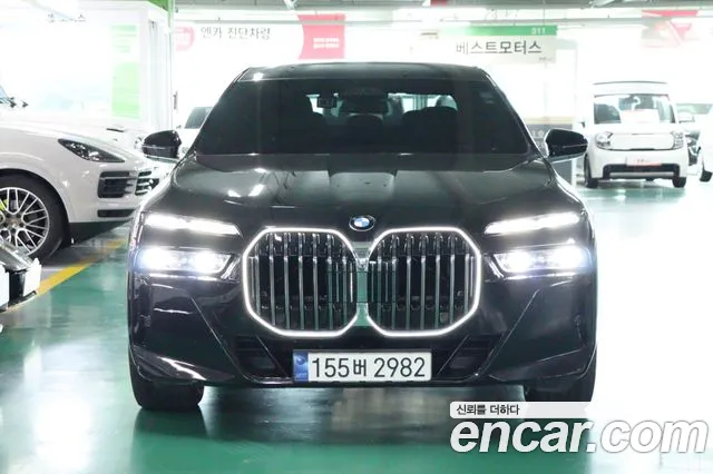 BMW 7-Series — Фото автомобиля 2