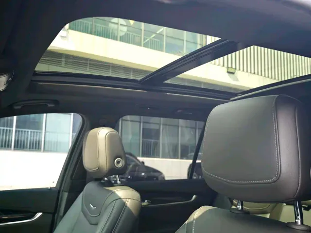 Cadillac XT6 — Фото автомобиля 3
