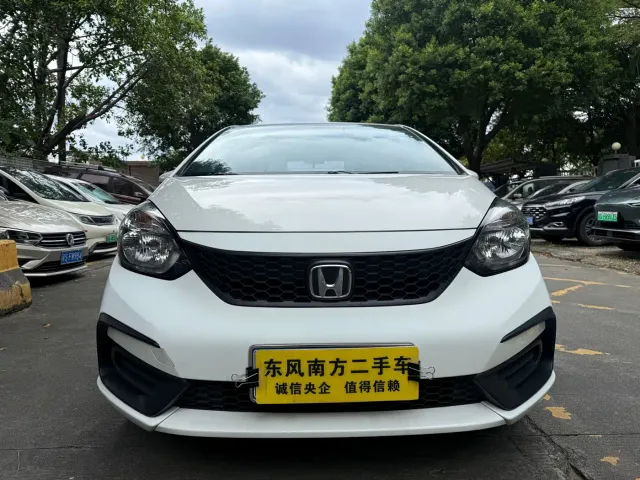 Honda Fit — Фото автомобиля 3
