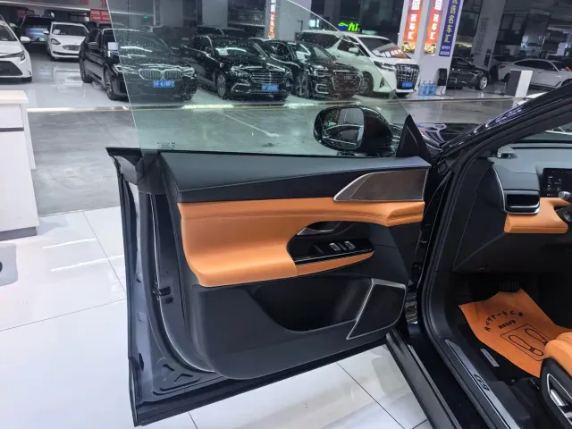 Xpeng G9 — Фото автомобиля 5