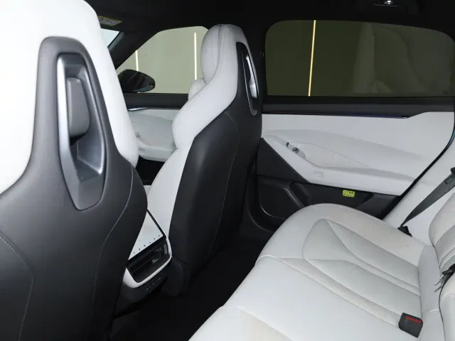 Xpeng P7 — Фото автомобиля 20
