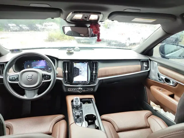 Volvo S90 — Фото автомобиля 5