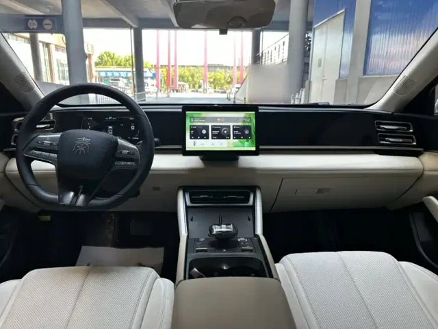 BYD Qin L — Фото автомобиля 12