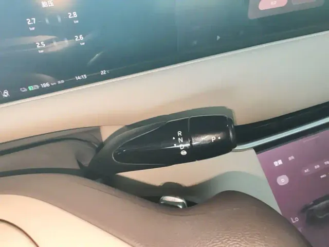 IM Motors LS6 — Фото автомобиля 13