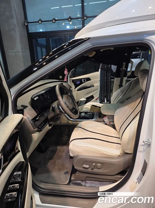 Kia Carnival Generation 4 — Фото автомобиля 12