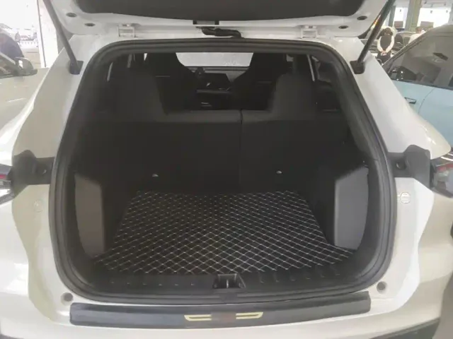 Changan X5 Plus — Фото автомобиля 18