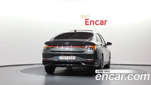 Hyundai AVANTE Avante (CN7) — Фото автомобиля 3