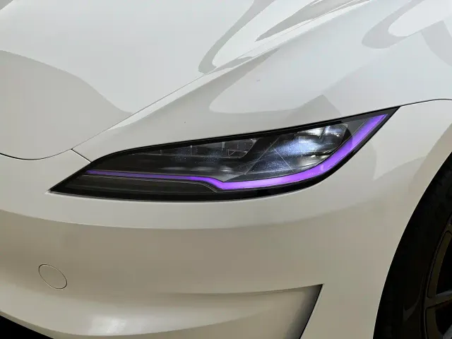 Tesla Model 3 — Фото автомобиля 4