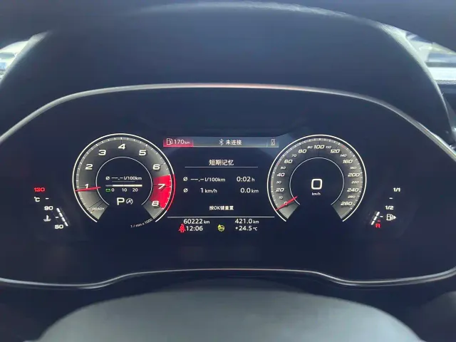 Audi Q3 — Фото автомобиля 14