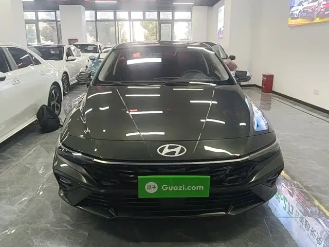 Hyundai Elantra — Фото автомобиля 2