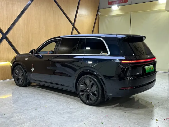 Li Auto L9 — Фото автомобиля 23