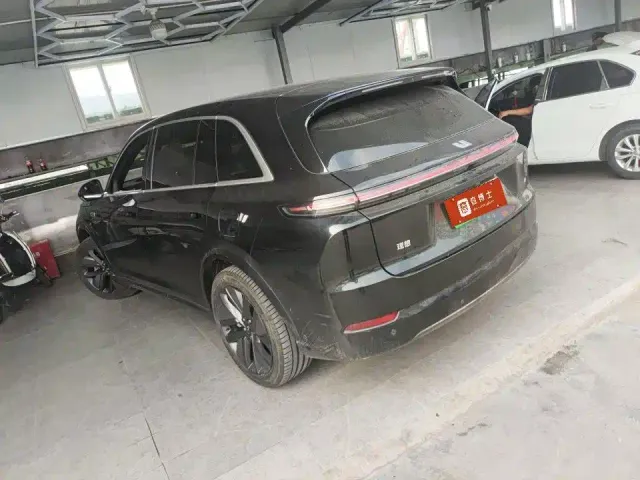 Li Auto L7 — Фото автомобиля 4