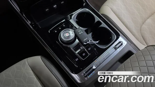 Kia Carnival Generation 4 — Фото автомобиля 9