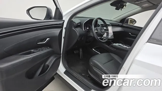 Hyundai Tucson Tucson (NX4) Бензин 1.6 турбо 2WD — Фото автомобиля 10