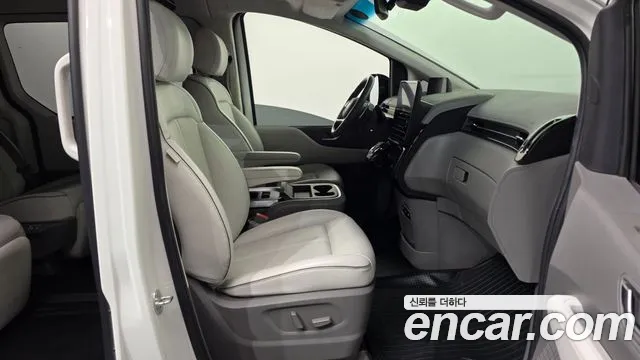 Hyundai Staria Staria 4WD Lounge 7 мест — Фото автомобиля 11
