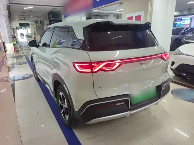 BYD Yuan UP — Фото автомобиля 4