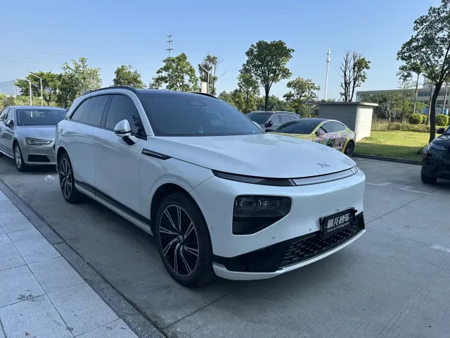 Xpeng G9 — Фото автомобиля 3