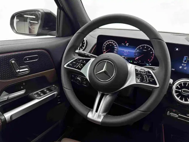 Mercedes-Benz GLB-Class — Фото автомобиля 10