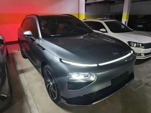 Xpeng G9 — Фото автомобиля 3