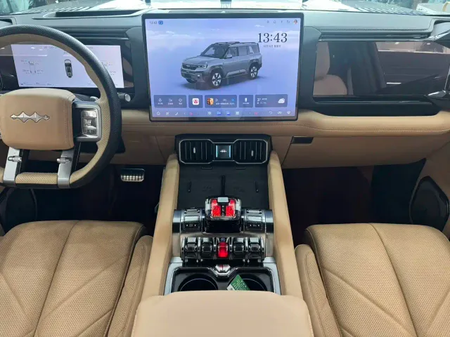 BYD FangChengBao Leopard 8 — Фото автомобиля 12