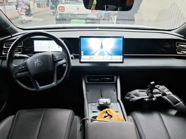BYD Qin L — Фото автомобиля 12