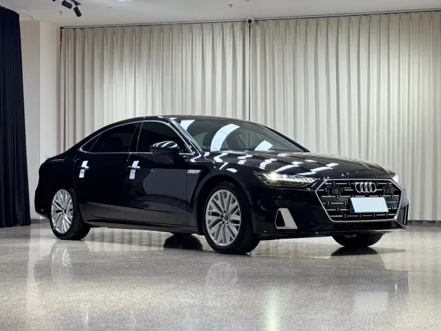Audi A7L — Фото автомобиля 12