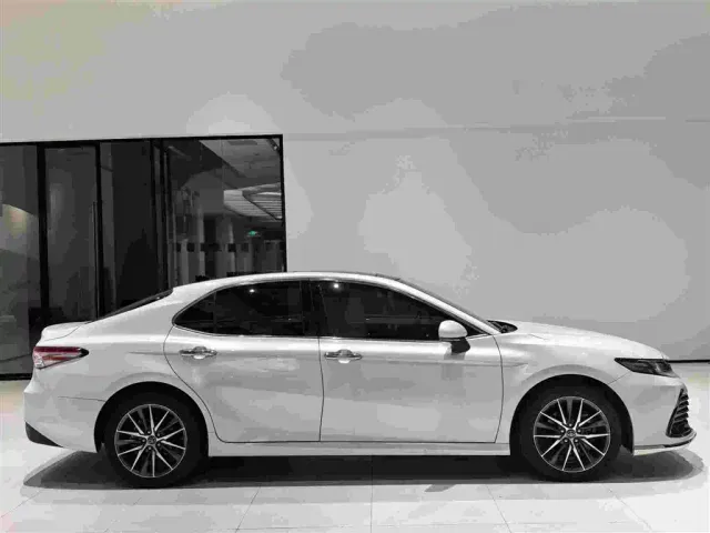 Toyota Camry — Фото автомобиля 7