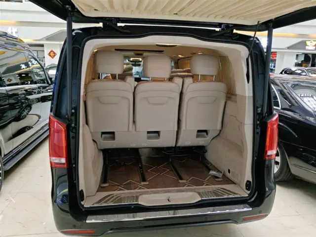 Mercedes-Benz V-Class — Фото автомобиля 14