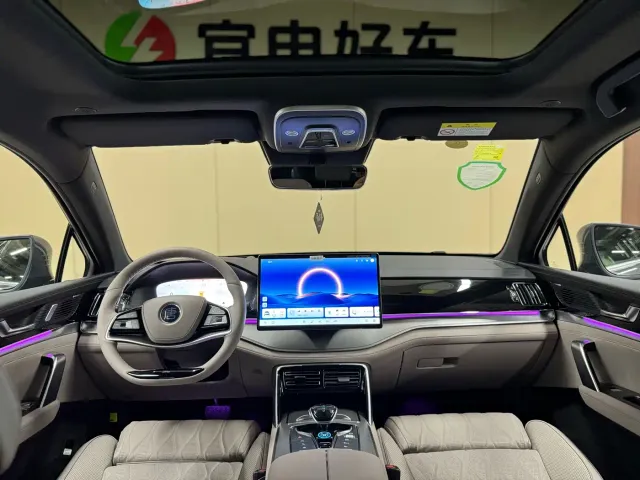 BYD Tang — Фото автомобиля 16