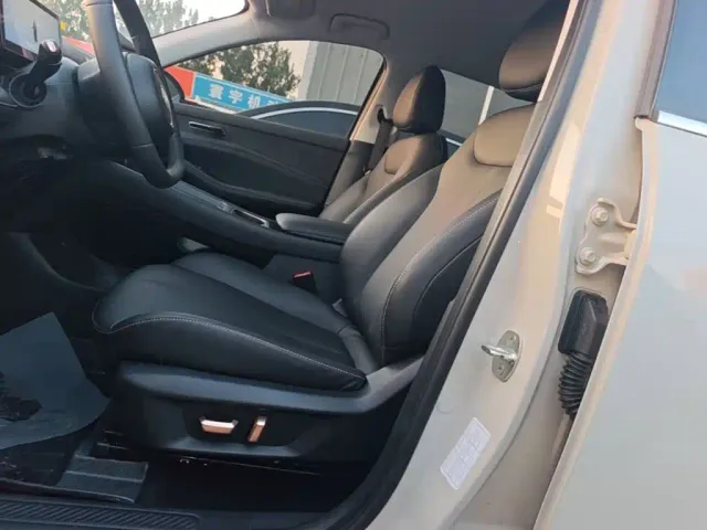 Baojun Yunhai — Фото автомобиля 14