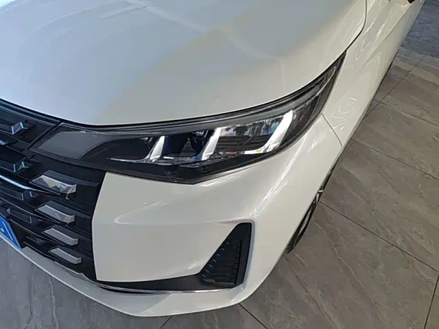 GAC Trumpchi M6 — Фото автомобиля 23