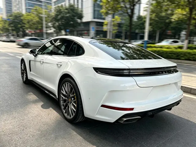 Porsche Panamera — Фото автомобиля 10