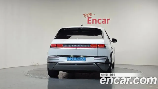 Hyundai Ioniq 5 — Фото автомобиля 4