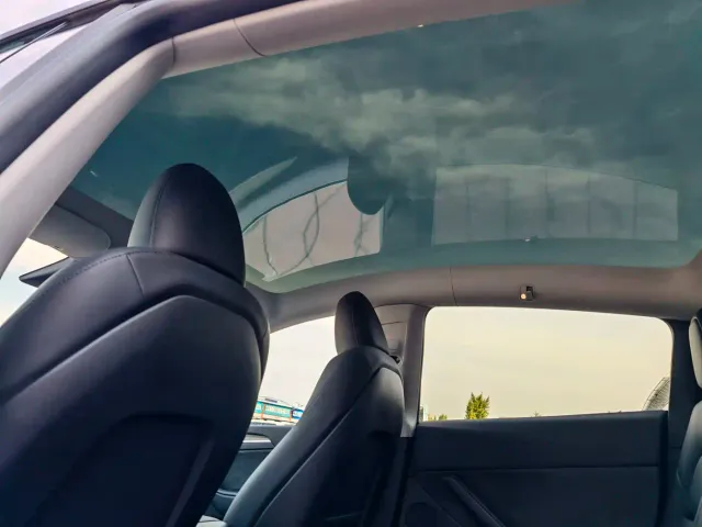 Tesla Model Y — Фото автомобиля 8
