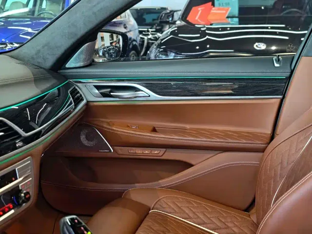BMW 7 Series — Фото автомобиля 26