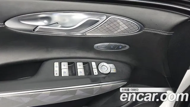 Genesis GV70 — Фото автомобиля 28
