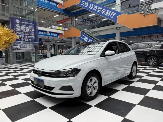 Фотография автомобиля — Volkswagen Polo