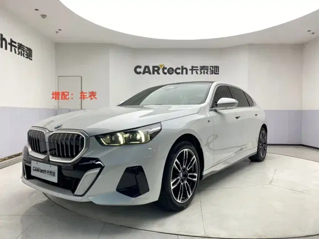 Фотография автомобиля — BMW 5 Series