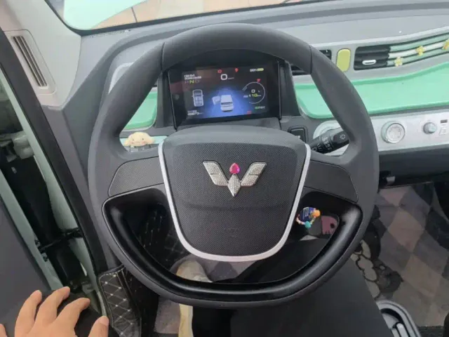 Wuling Hongguang Mini EV — Фото автомобиля 10