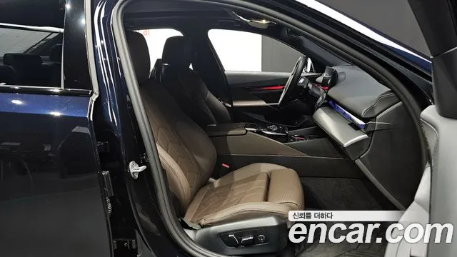 BMW i5 — Фото автомобиля 10