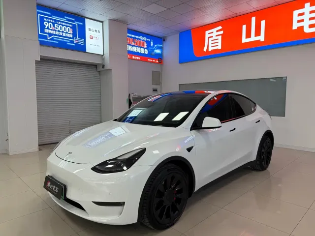Фотография автомобиля — Tesla Model Y