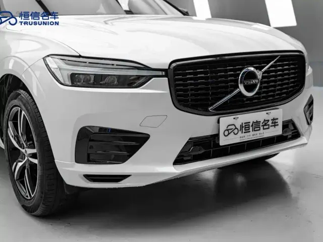 Volvo XC60 — Фото автомобиля 9