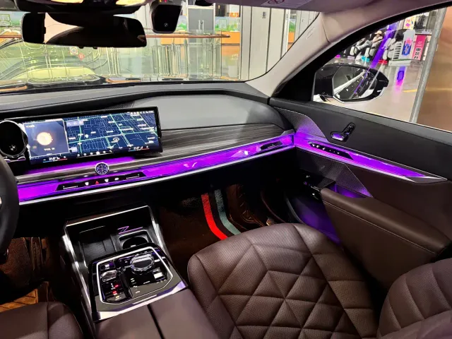 BMW 7 Series — Фото автомобиля 18