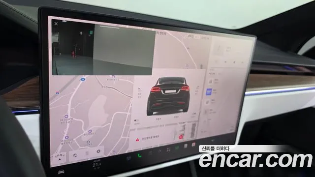 Tesla Model X — Фото автомобиля 14