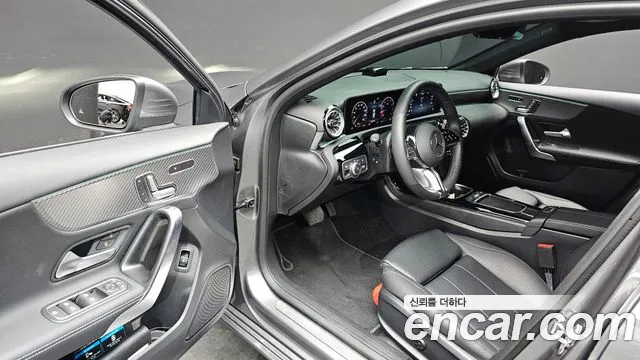 Mercedes-Benz A-Class W177 — Фото автомобиля 12