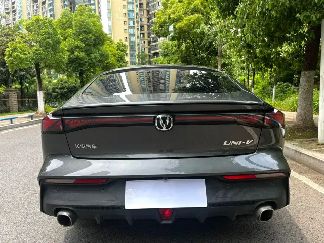 Changan UNI-V — Фото автомобиля 10