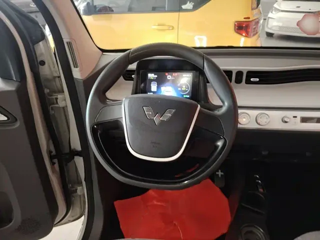 Wuling Hongguang Mini EV — Фото автомобиля 10