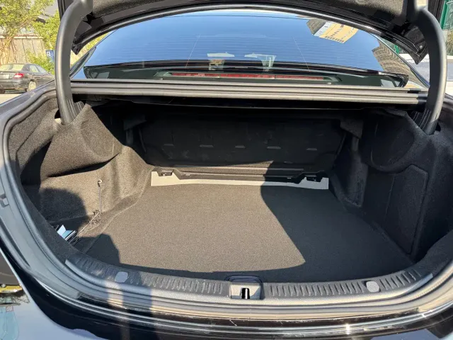 Mercedes-Benz E-Class — Фото автомобиля 13