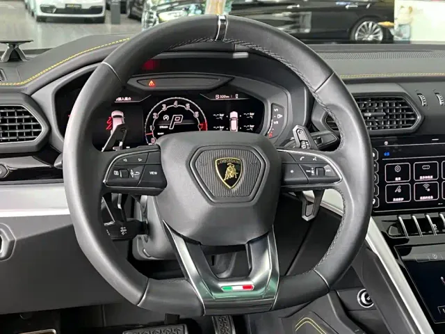 Lamborghini Urus — Фото автомобиля 22