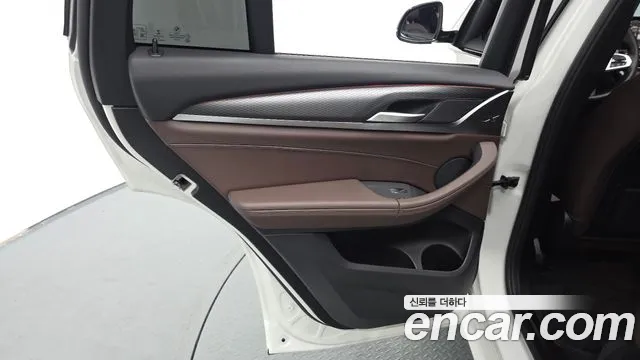 BMW X4 xDrive20i M Sport — Фото автомобиля 25